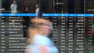 Shares break losing streak but banking slump continues