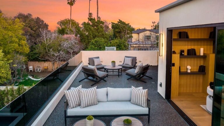 Here’s how to get the rooftop bar set up right