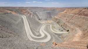 South African gold giant set to pursue Australian rival