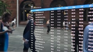 Aussie shares pare losses but fall for third session