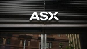 Aussie shares creep higher as tech stocks rally