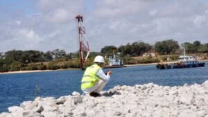 Local contractors sue State over tax breaks for Chinese firms