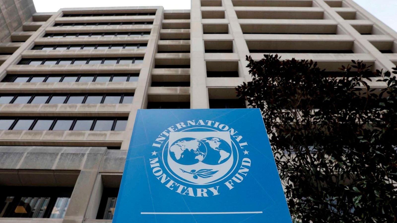 IMF backs central banks’ currency interventions to ease financial shocks