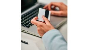 Tighten regulations to curb digital platforms subscription traps